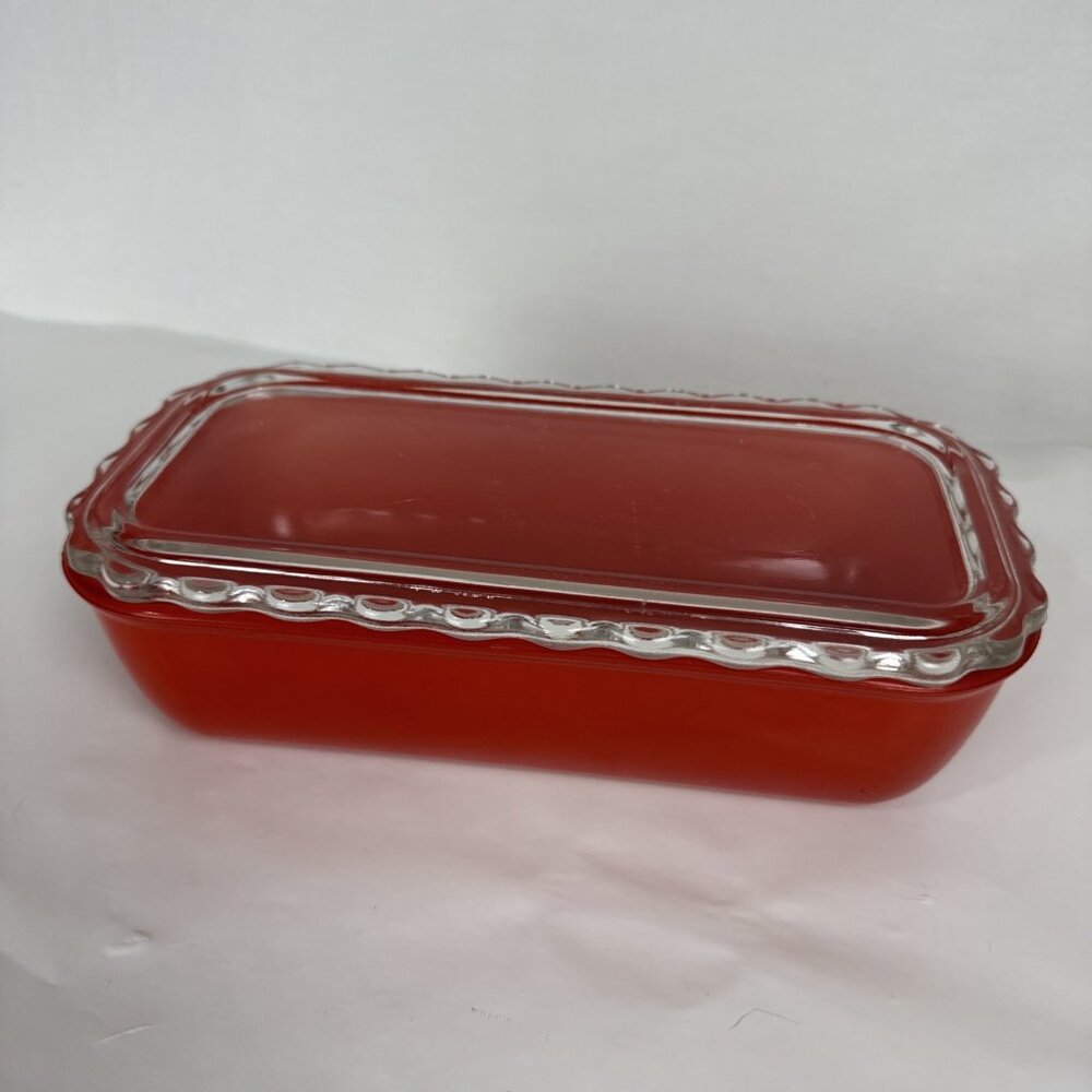 Jeanette Red Glass Refrigerator Dish w Clear Lid 9x4.5x2.5 Vtg kitchen retro MCM
